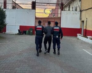 10 yıl 11 ay hapisle aranıyordu İncirliova’da yakalandı