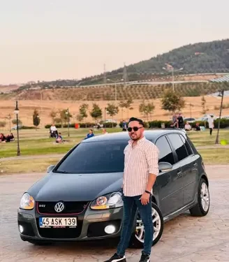 Ağaca çarpan otomobilin sürücüsü hayatını kaybetti