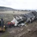 Yolcu otobüsü devrildi; 2 ölü, 23 yaralı