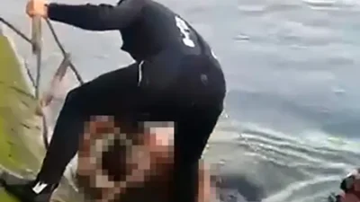 Adana’nın Yüreğir ilçesinde sulama kanalına düşerek akıntıya kapılan ve yardım