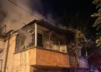 Alevlere teslim olan ev kullanılamaz hale geldi