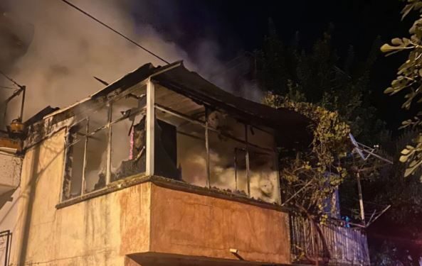 Alevlere teslim olan ev kullanılamaz hale geldi