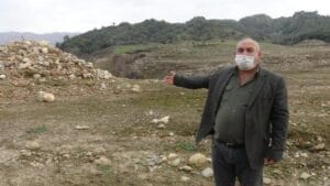 Baraj suyu çekildi, mahallenin ortaya çıktı