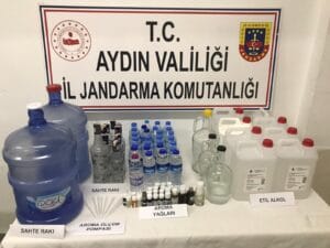 Otomobille sahte alkol satınca yakalandı