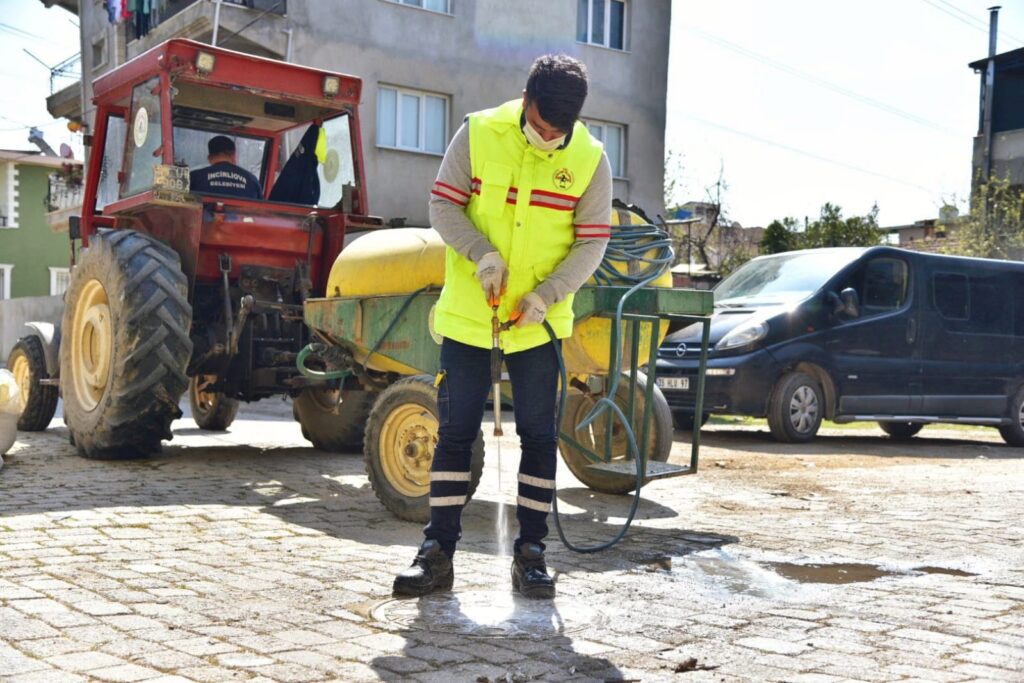 Larva ile mücadele başladı