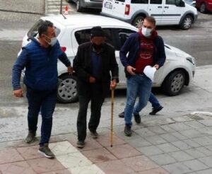 Pazarda kadınları taciz eden yaşlı adam gözaltında