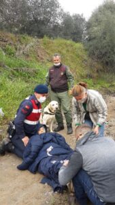 Kaybolan 90 yaşındaki kadını Elbet isimli köpek buldu