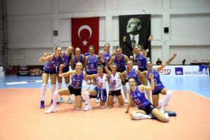 Sultanlar yarı finalde