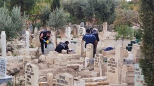 Toprağa gömülü bebek cesedi bulundu