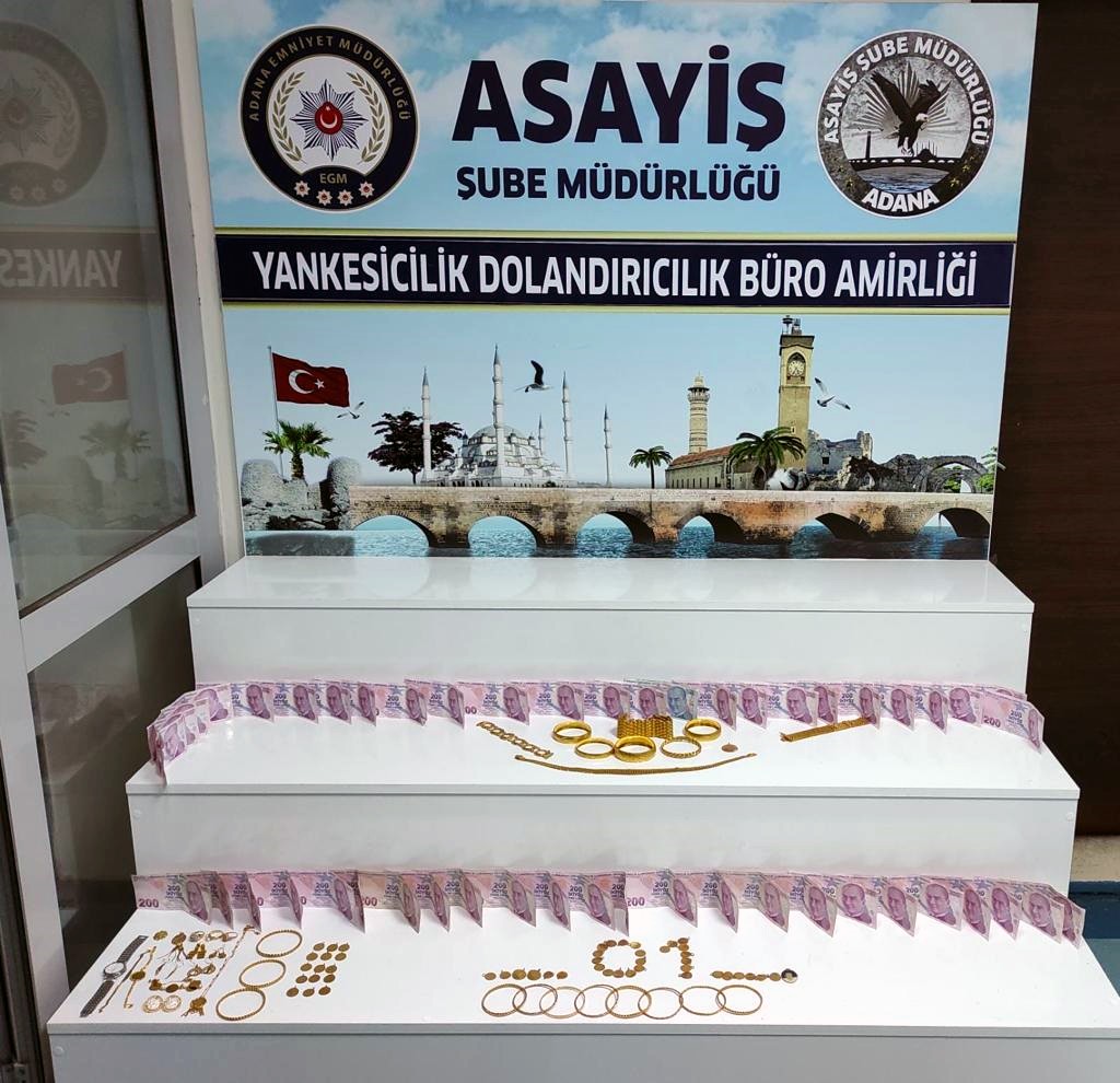 Aydın’da dolandırıdıkları 500 bin liralık altını Adana’da bozdururken yakalandılar