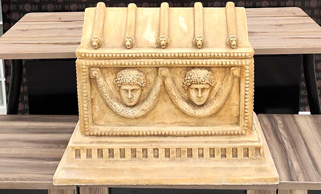 Roma dönemine ait lahit ile yakalandılar