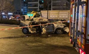 Takla atan otomobilde 2 ölü, 1 yaralı