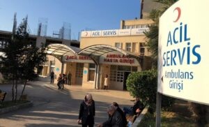 Hastane tuvaletinde doğum yaptı, kaçarken yakalandı