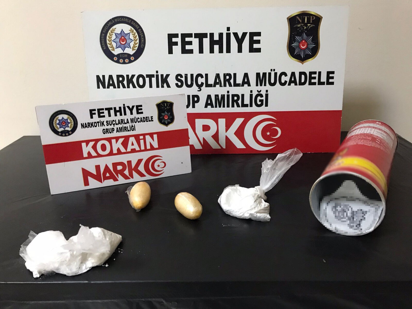 Cips kutusunda 90 gram kokain ele geçirildi