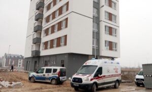 4'üncü kattan asansör boşluğuna düşen işçi öldü