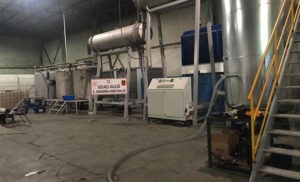 Fabrikaya operasyon düzenleyen jandarma binlerce litre ele geçirdi