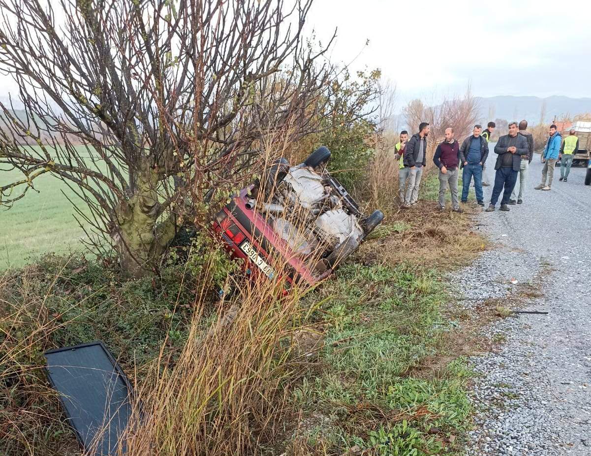 Otomobille kanala düşen sürücüsü öldü