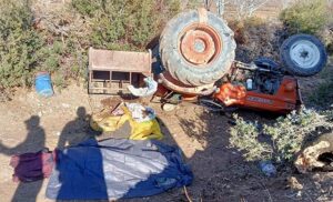 Devrilen traktör sürücüsü öldü