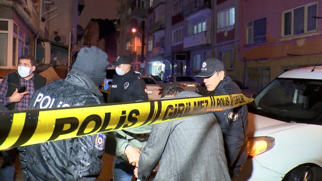 Sokak ortasında silahlı saldırı: 1 ölü, 1 ağır yaralı