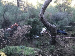 Şarampole yuvarlanan traktör sürücüsü öldü