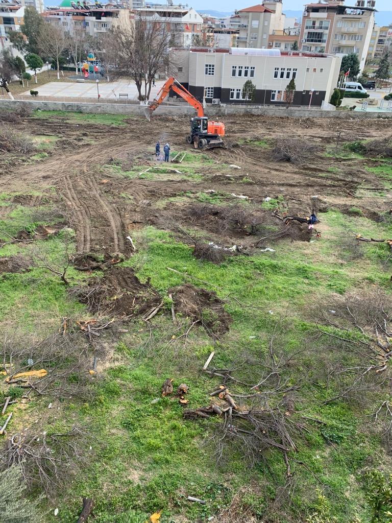 Belediye pazaryeri, mahalleli park yapılmasını istiyor