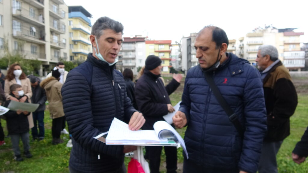 Belediye pazaryeri, mahalleli park yapılmasını istiyor