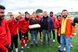 İncirliova Belediyespor’a ziraat odasından baklava dopingi