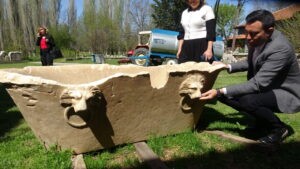 Türkiye’de tek, 1 tonluk küvet tam 1800 yıllık 