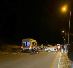Otomobille çarpışan motosiklet sürücüsü öldü