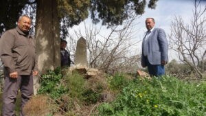Yıkılan şehitliğin koruma altına alınması istendi