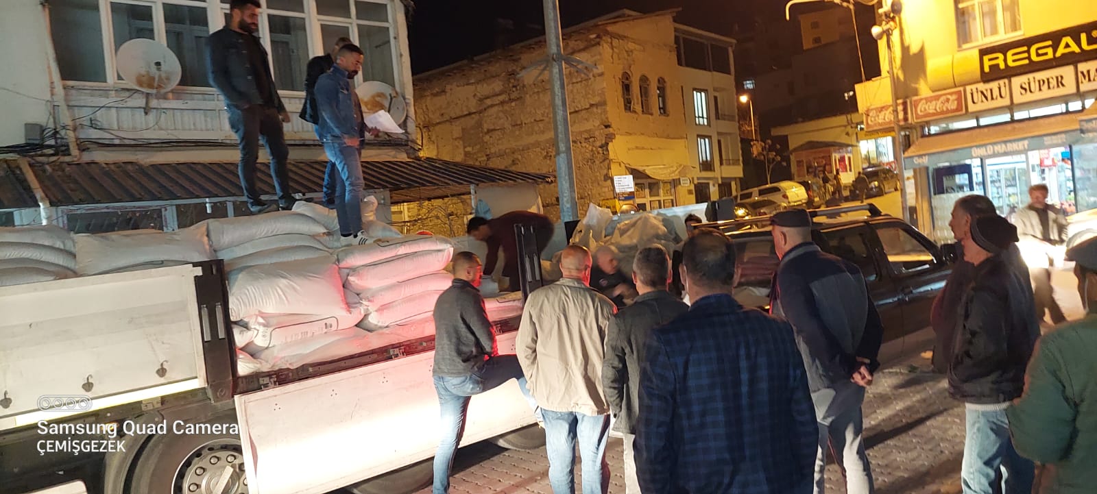 Ucuz şeker dağıtan TAHAP’a Tuncelili arıcılardan teşekkür