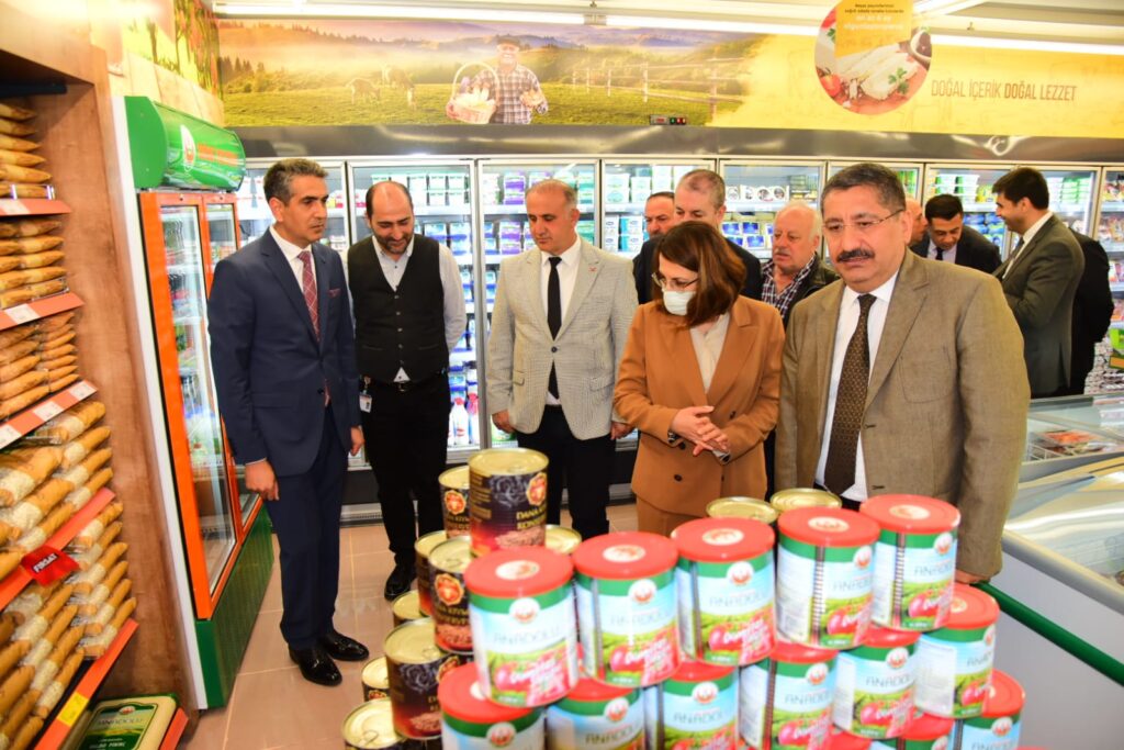 İncirliovalılar Tarım Kredi Kooperatif Market’e kavuştu