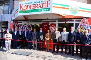 İncirliovalılar Tarım Kredi Kooperatif Market’e kavuştu