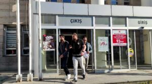 Otomobilden yarım kilo uyuşturucu çıktı: 1 tutuklama 