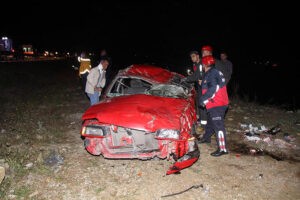 Otomobil takla attı: 1 çocuk öldü, 7 kişi yaralandı