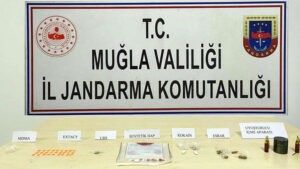 Lüks villaya uyuşturucu baskını; 10 gözaltı