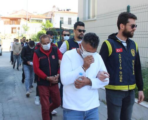Fuhuş şebekesinin şifresi: Son model araçlarımız geldi