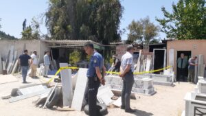 Başına spiral bıçağı saplanan emekli polis, yaşamını yitirdi