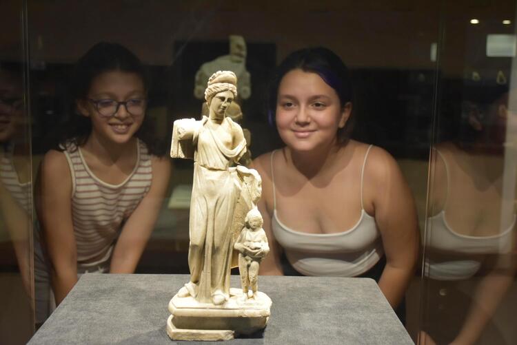 2 bin 500 yıllık 'Afrodit' heykelcikleri, ilk kez sergilendi