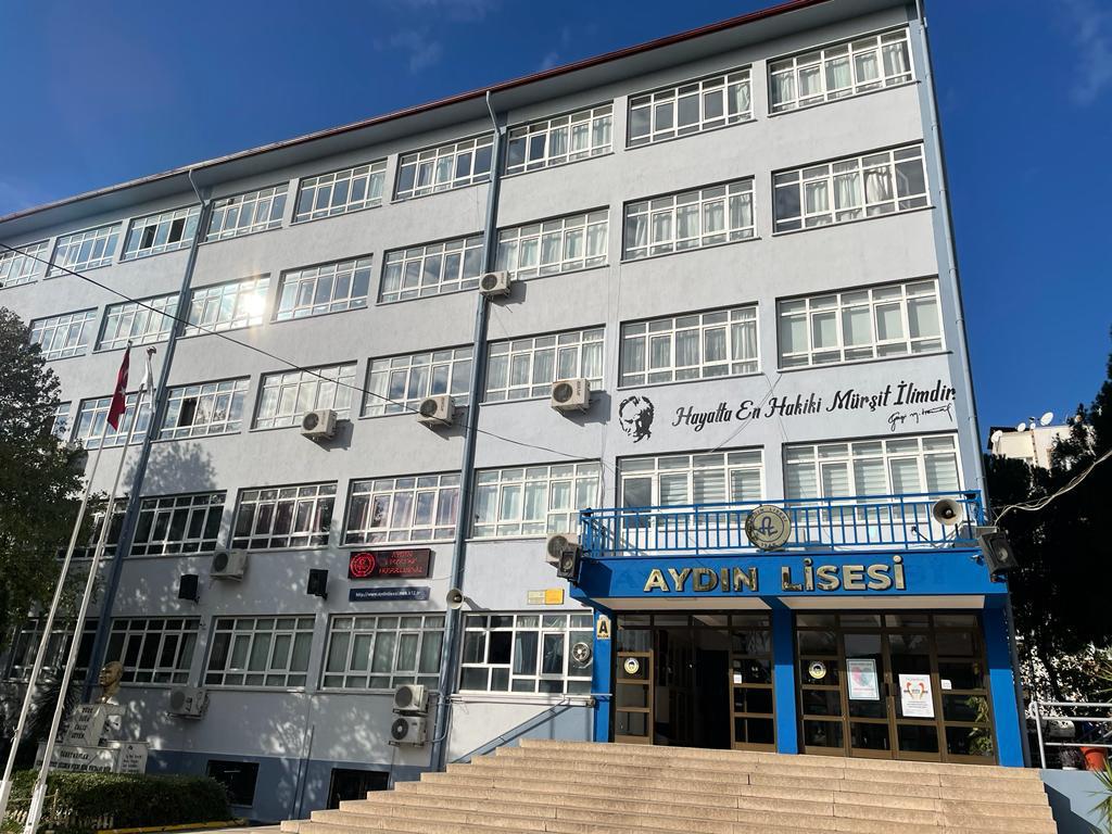 Aydın Lisesi 3 patenden birden aldı