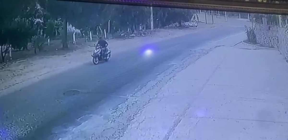 Restoranda hırsızlık güvenlik kamerasında