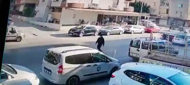 Zabıta Müdürüne silahlı saldırı anı güvenlik kamerasında