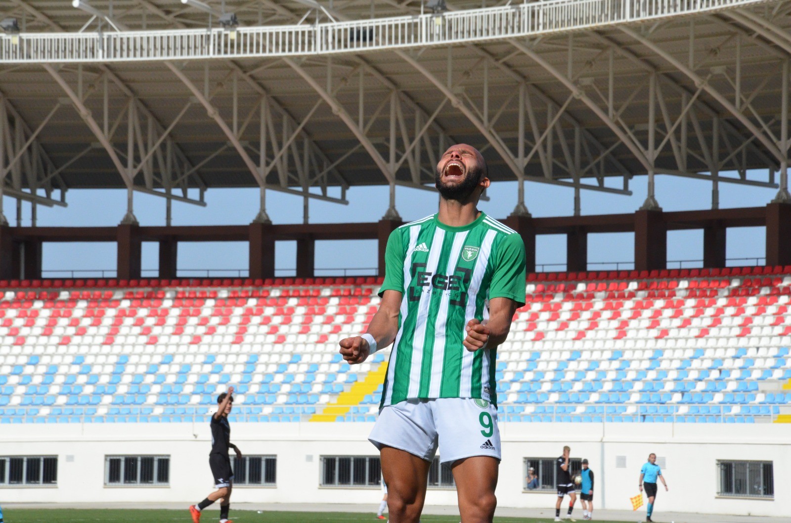 ‘Efelik efendiliktir’ özür diledi