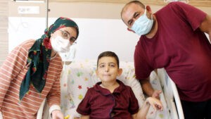 14 yaşındaki Berkay, böbrek nakliyle yaşama tutundu
