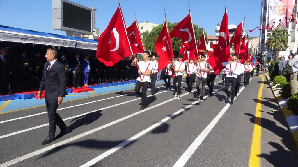 Aydın’da Cumhuriyetin 99’uncu yılı törenle kutlandı