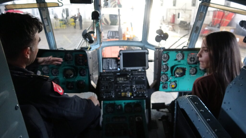 ‘Dünya Kız Çocukları Günü’nde ilk kez helikoptere bindiler