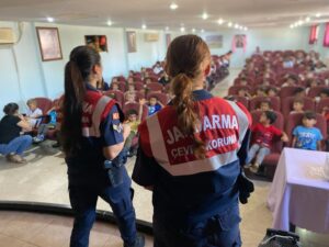 Jandarmadan öğrencileri doğaya karşı bilgilendirdi