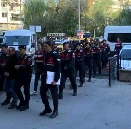 38 kaçak göçmen kurtarıldı, 4 FETÖ üyesi tutuklandı