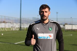 Efeler 09 SFK’ya kaleci takviyesi