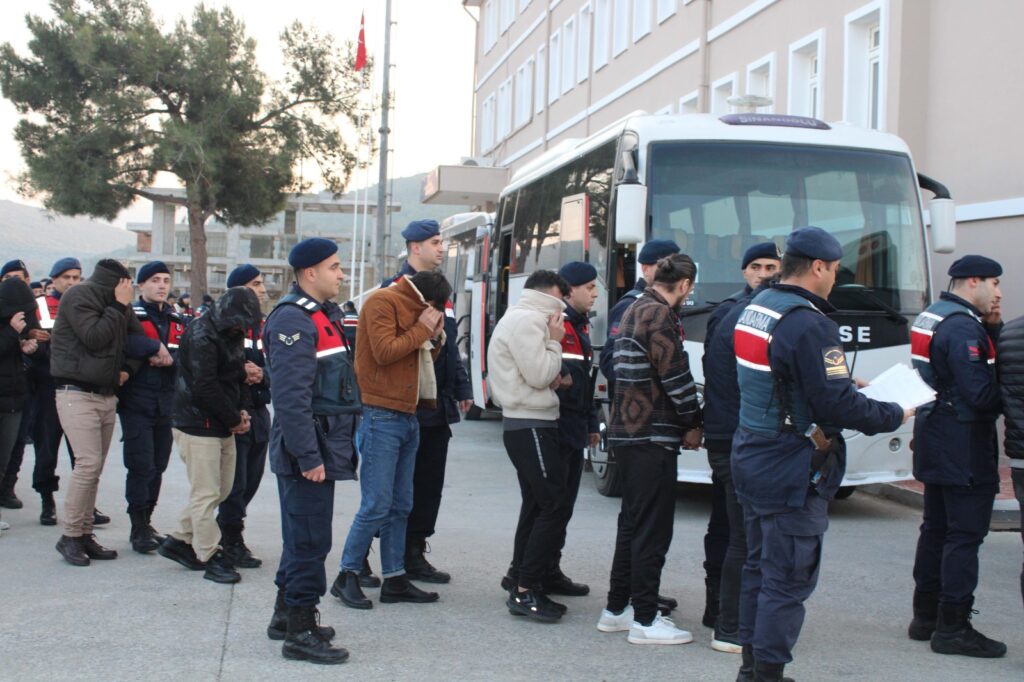 Aydın Merkezli 29 ilde devre mülk yolsuzluğu 104 gözaltı